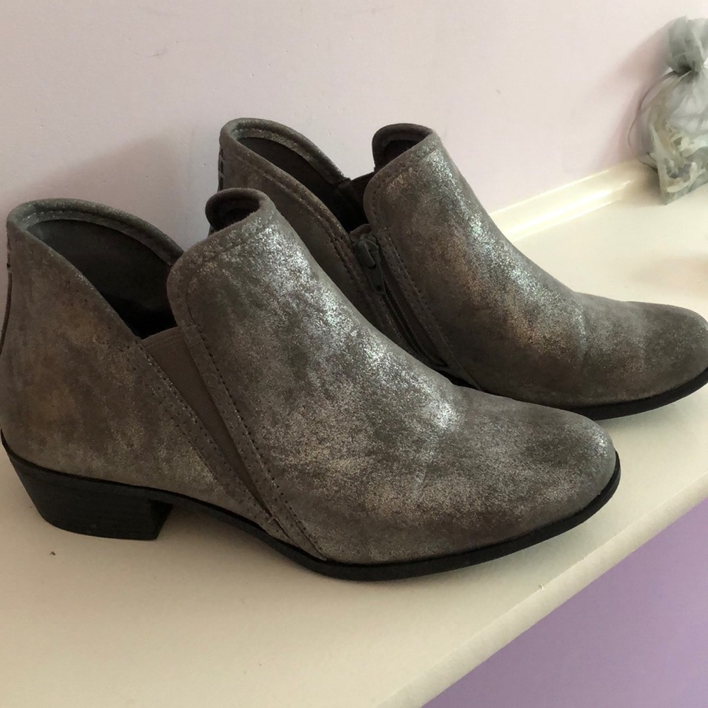 So booties - Picture 2 of 6